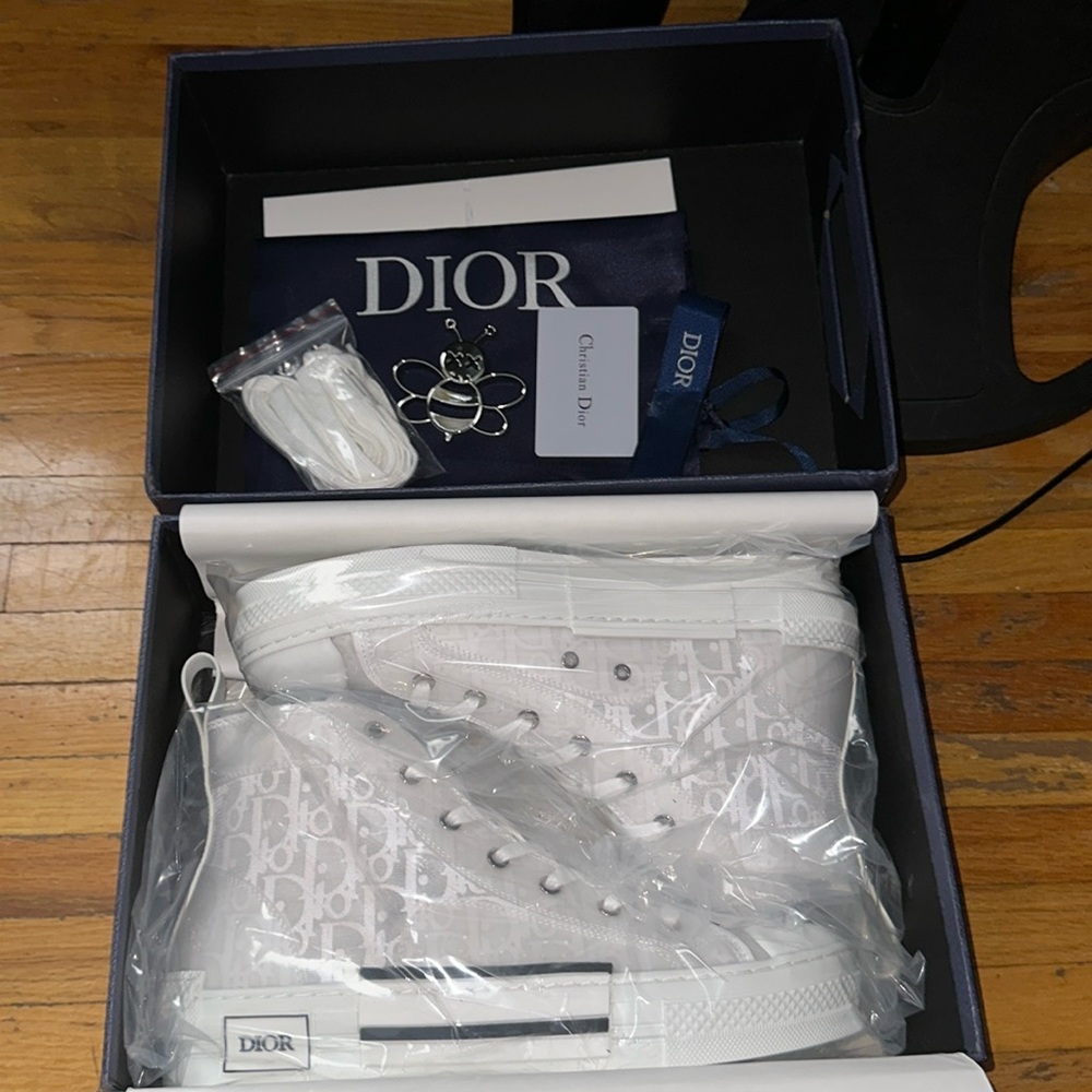 Dior B23 White